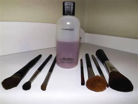 mac brush cleanser review